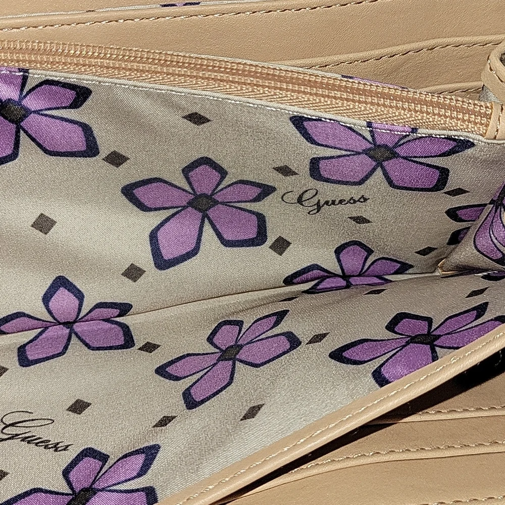 GUESS wallet in pink & black NWOT